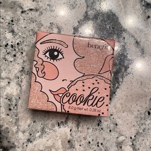 Benefit “Cookie” highlight
